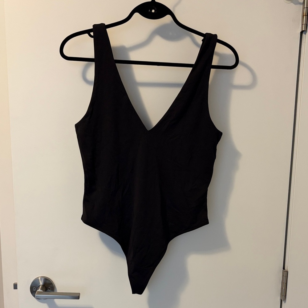 Babaton Classic Black Bodysuit